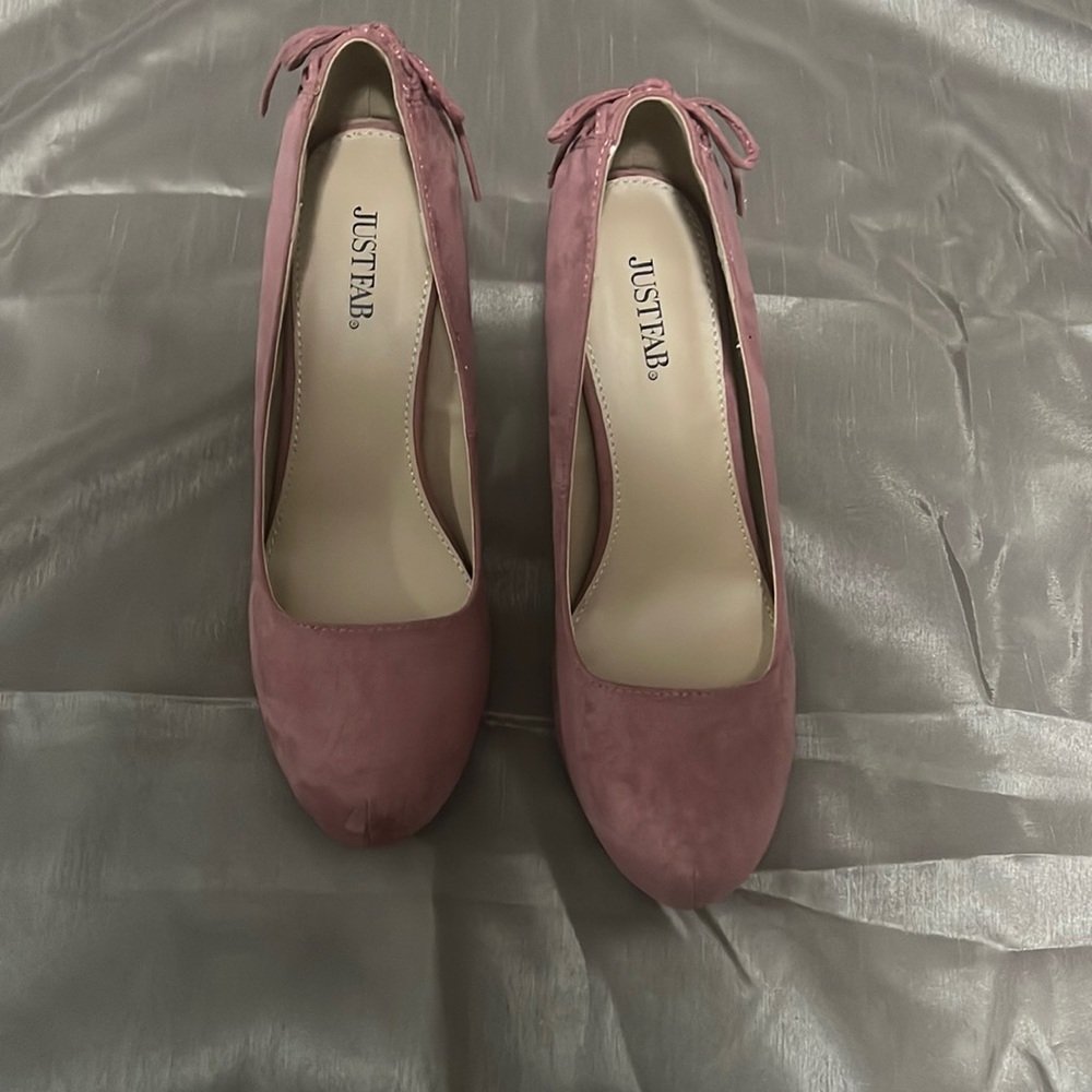 Just Fab Pumps